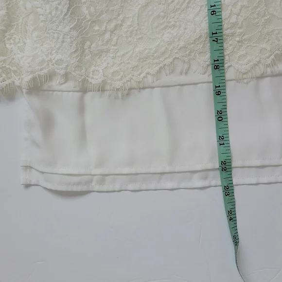 White House Black Market White Layered Lace Top/XS. - Picture 13 of 14